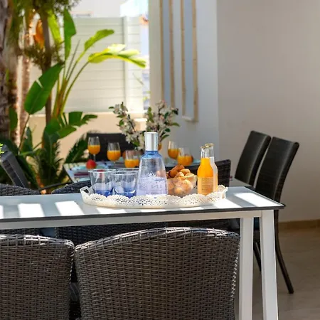 Dafni Villa *
