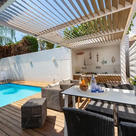 Villa Dafni *